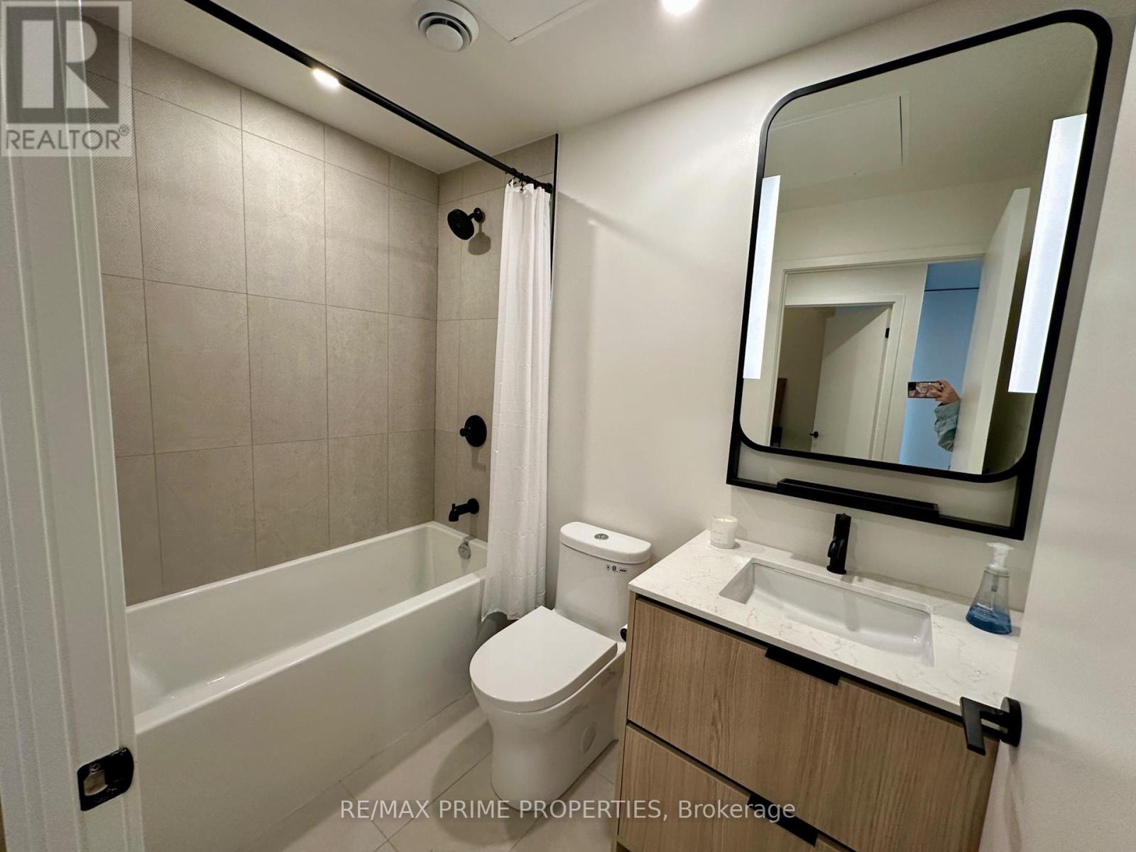 Photo 15 of 344 1050 Eastern Avenue, Toronto ON