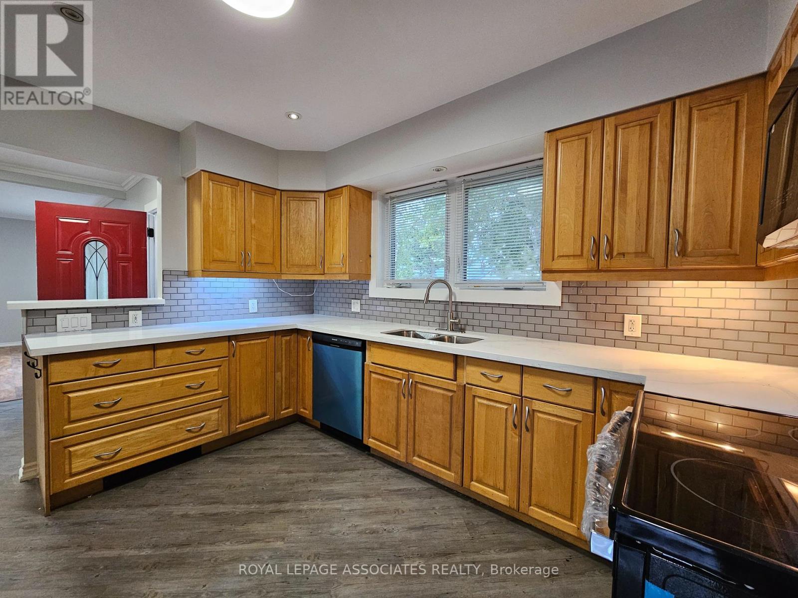 Photo 10 of 154 Burcher Road, Ajax ON