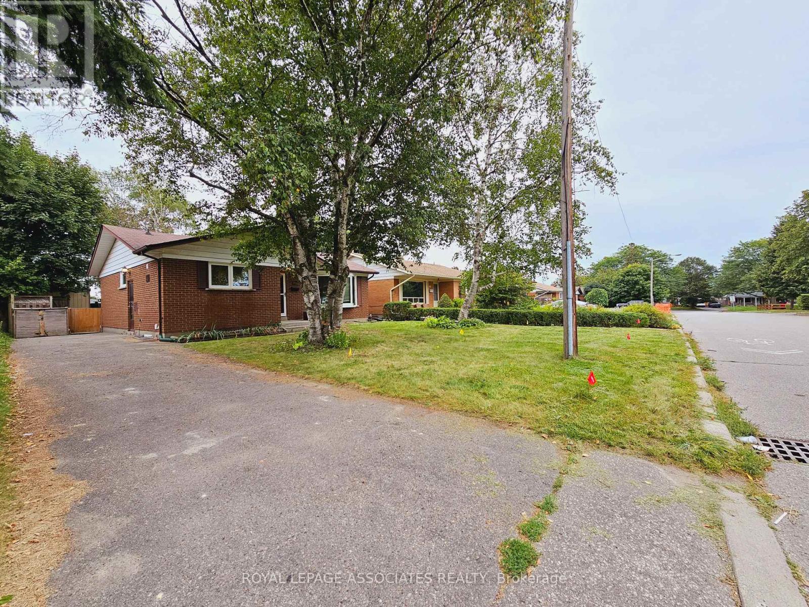 Photo 2 of 154 Burcher Road, Ajax ON