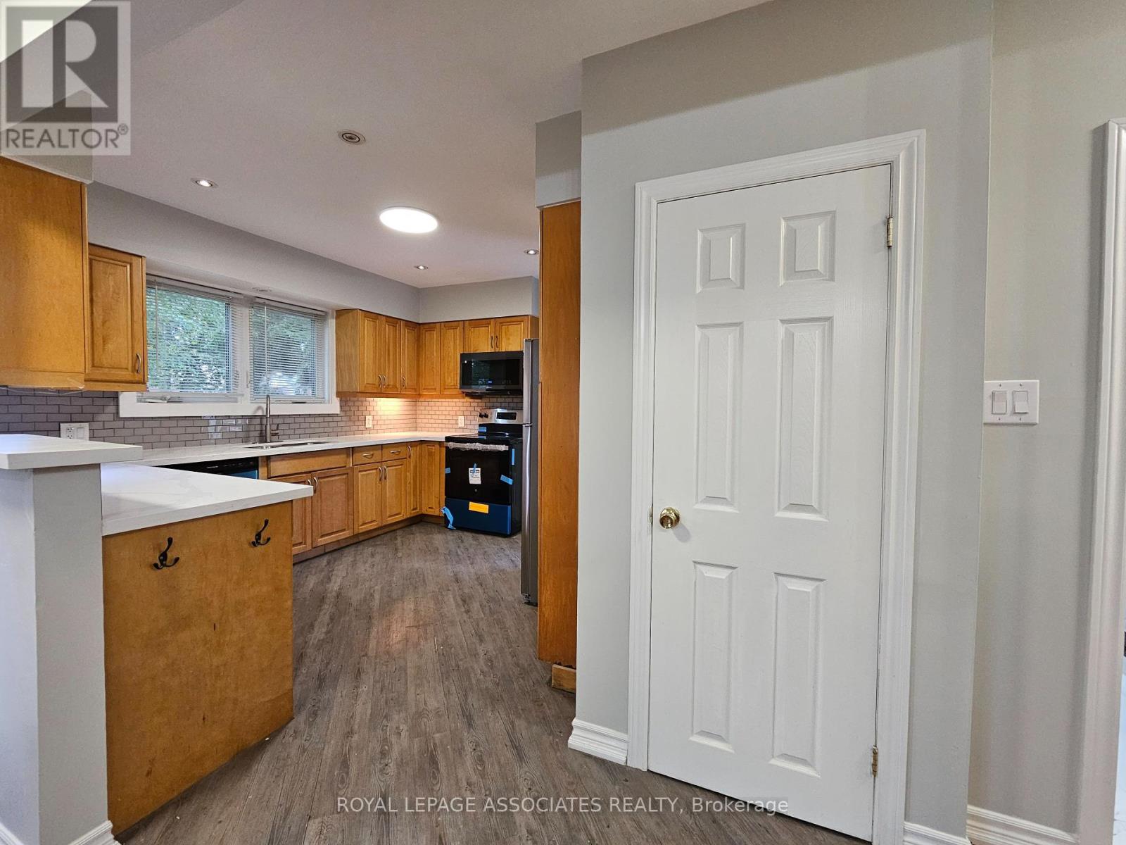 Photo 7 of 154 Burcher Road, Ajax ON