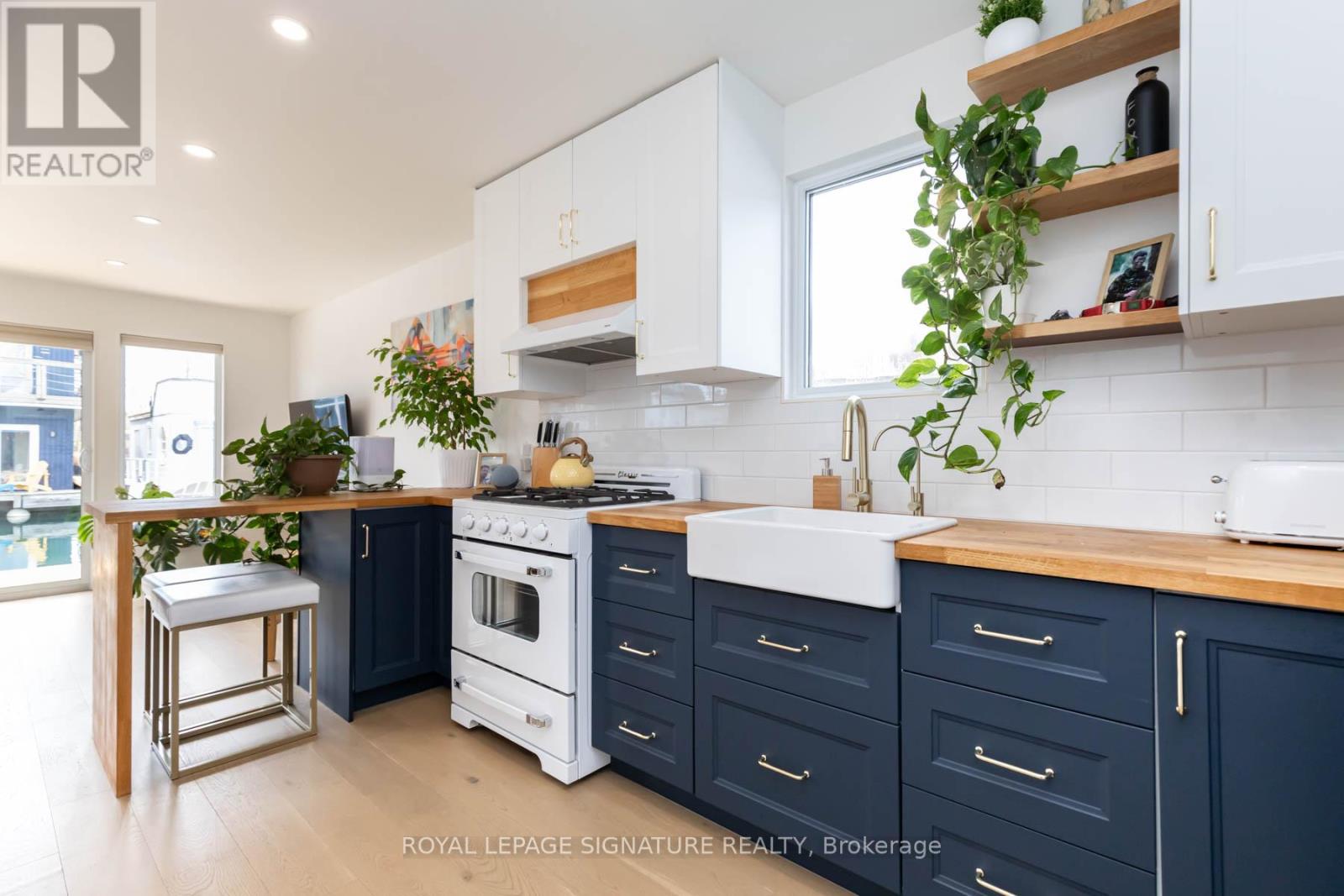 Photo 11 of E 65 7 Brimley Road S, Toronto ON