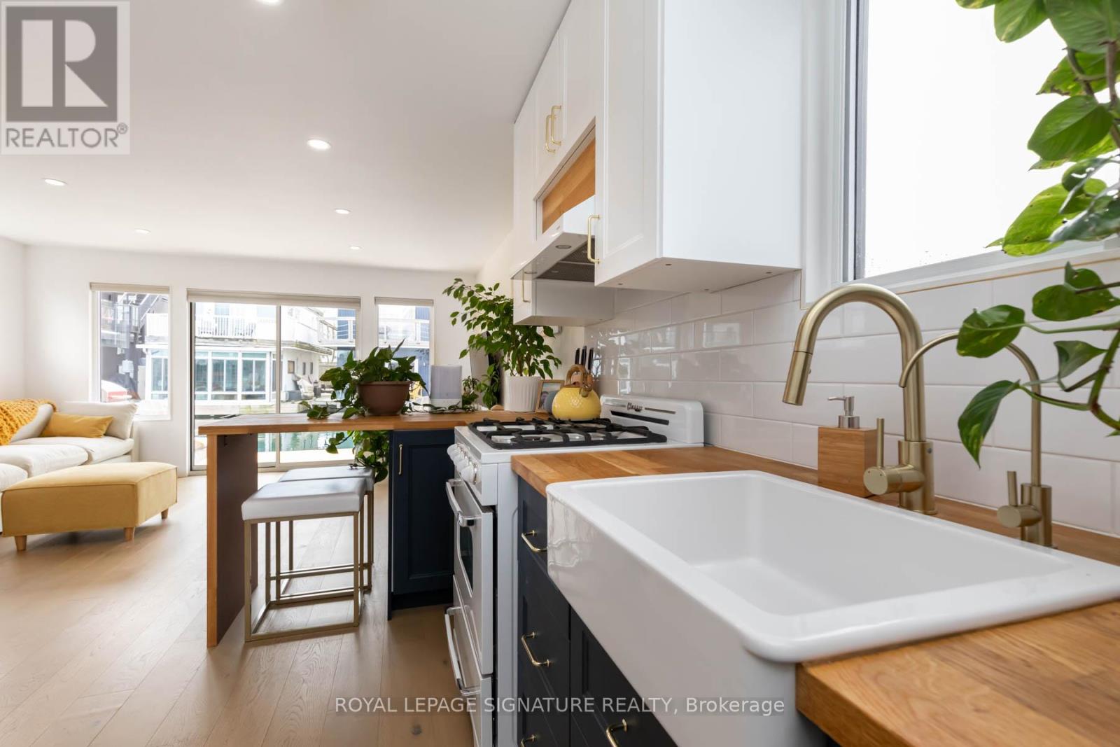 Photo 12 of E 65 7 Brimley Road S, Toronto ON