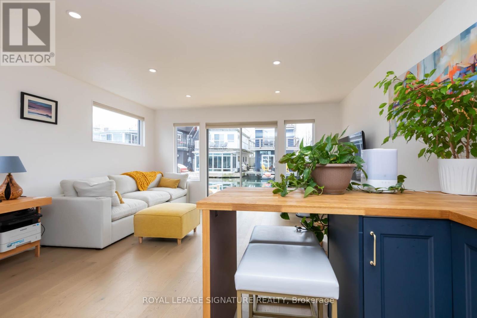 Photo 13 of E 65 7 Brimley Road S, Toronto ON