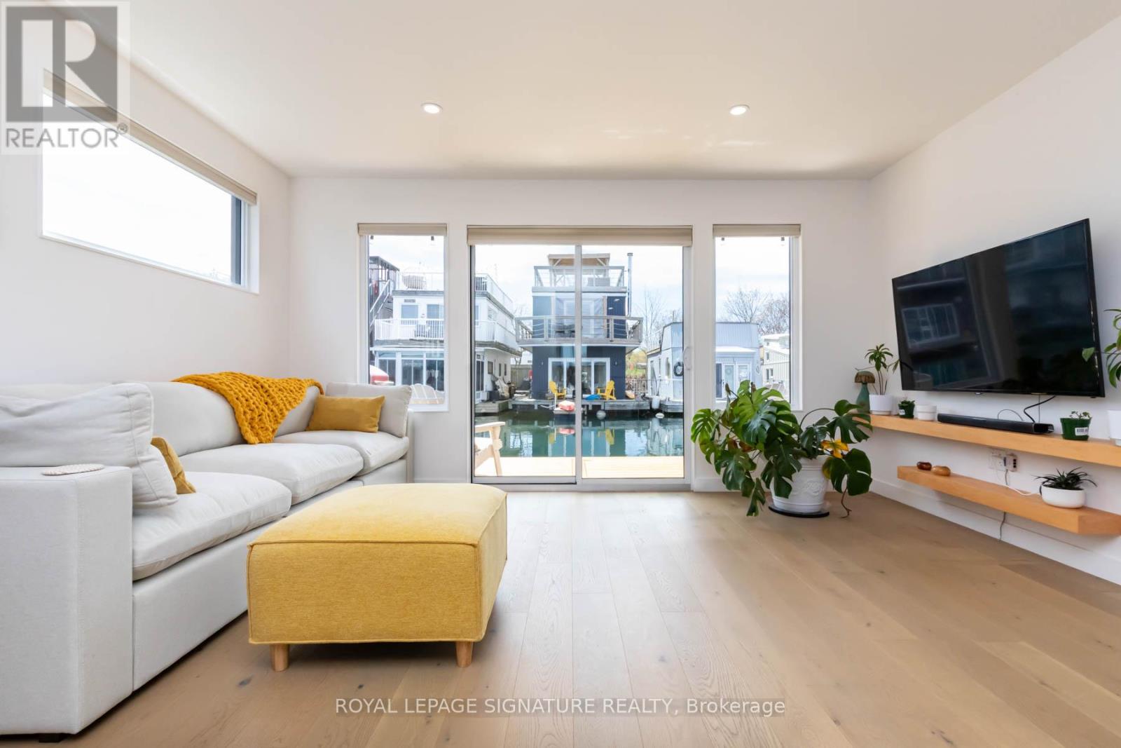 Photo 3 of E 65 7 Brimley Road S, Toronto ON