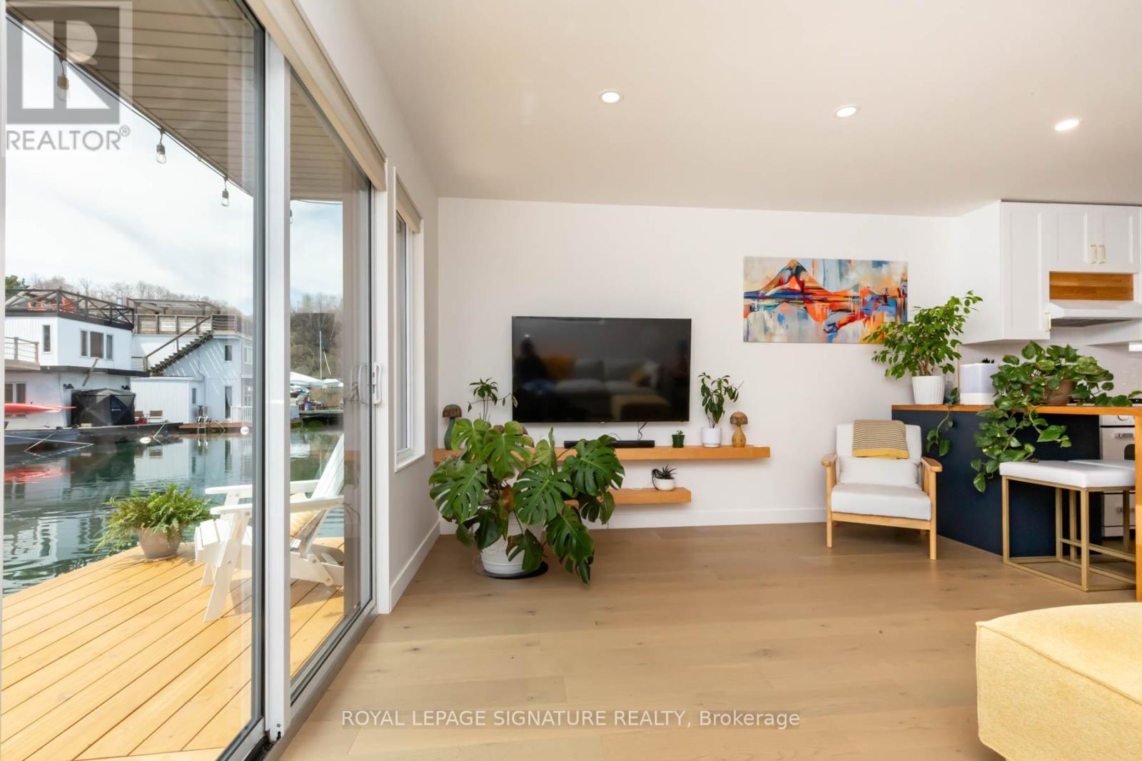 Photo 6 of E 65 7 Brimley Road S, Toronto ON