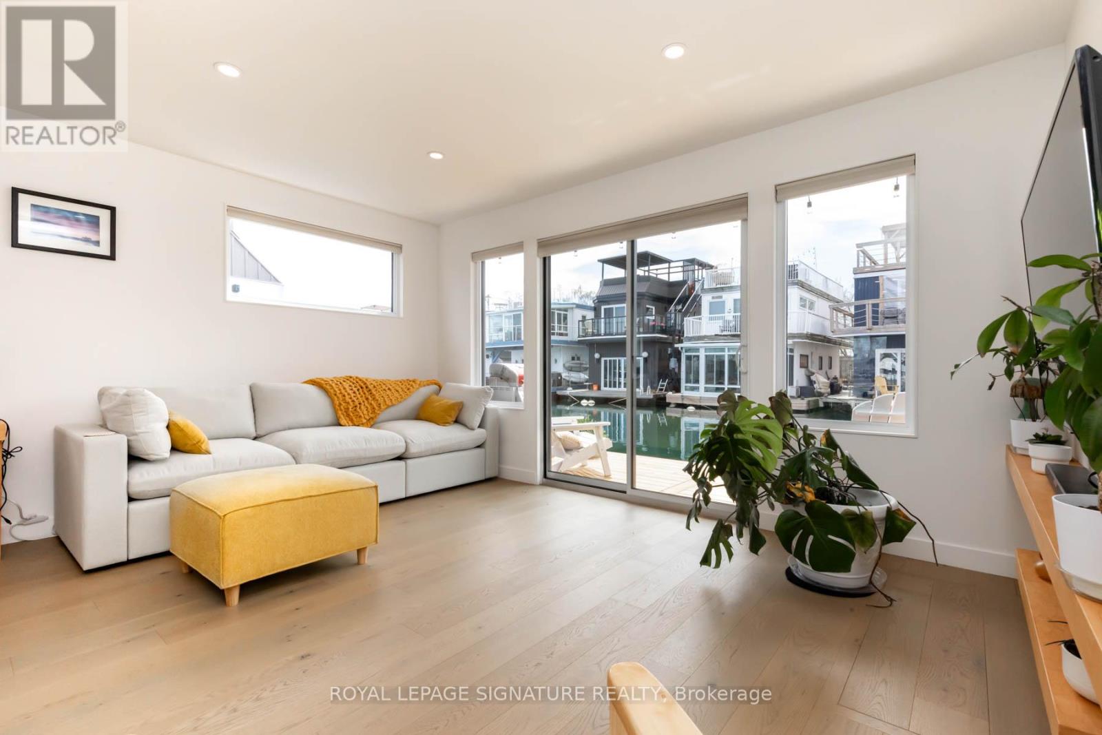 Photo 7 of E 65 7 Brimley Road S, Toronto ON