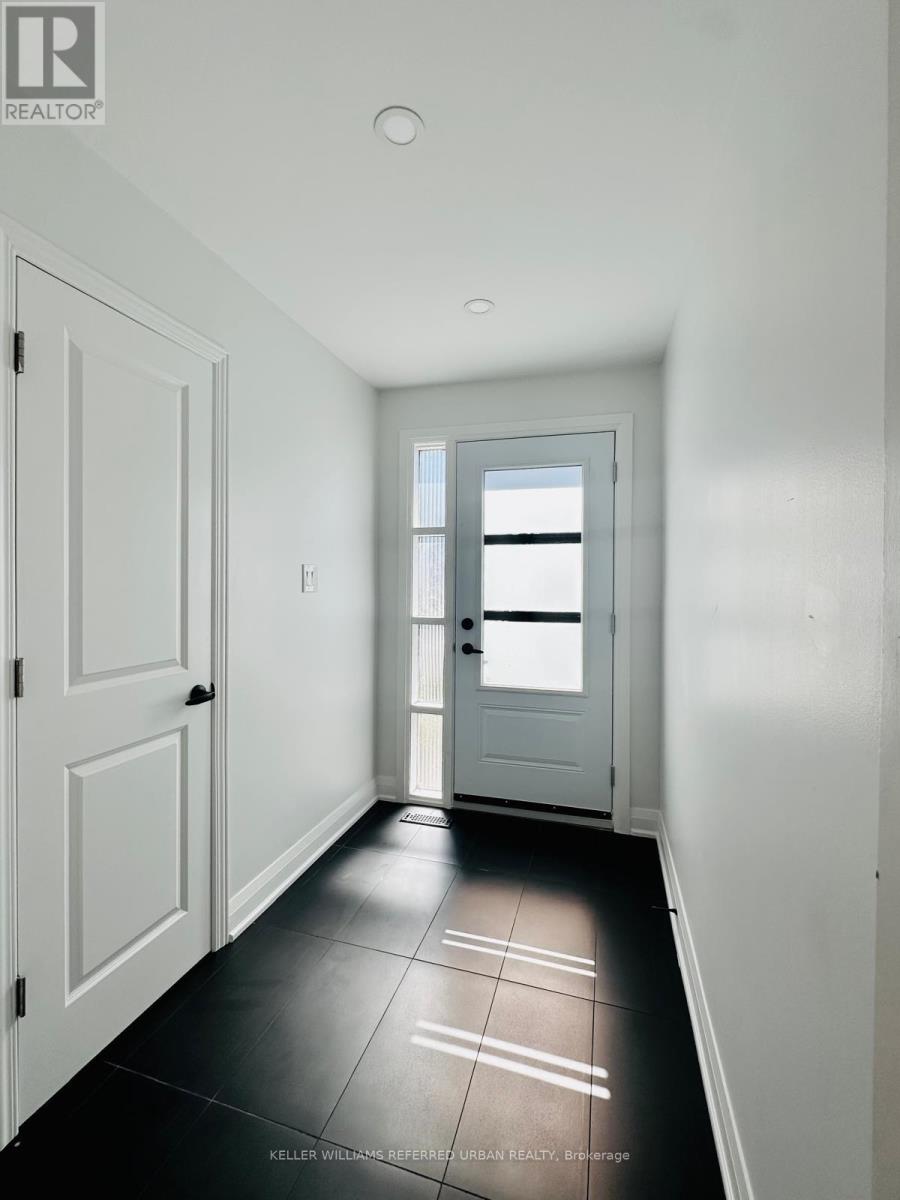 Photo 4 of Main 906 Marinet Crescent, Pickering ON
