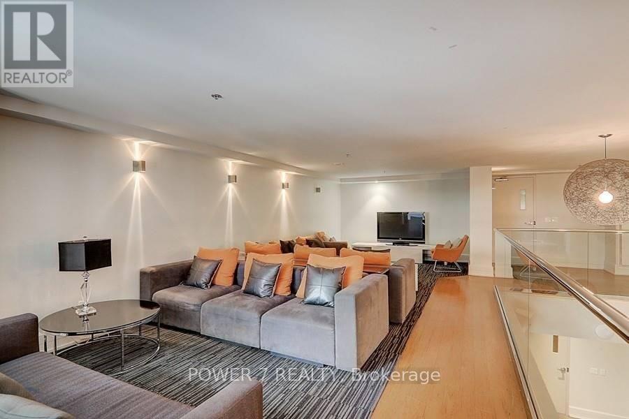 Photo 16 of 932 111 Elizabeth Street, Toronto ON