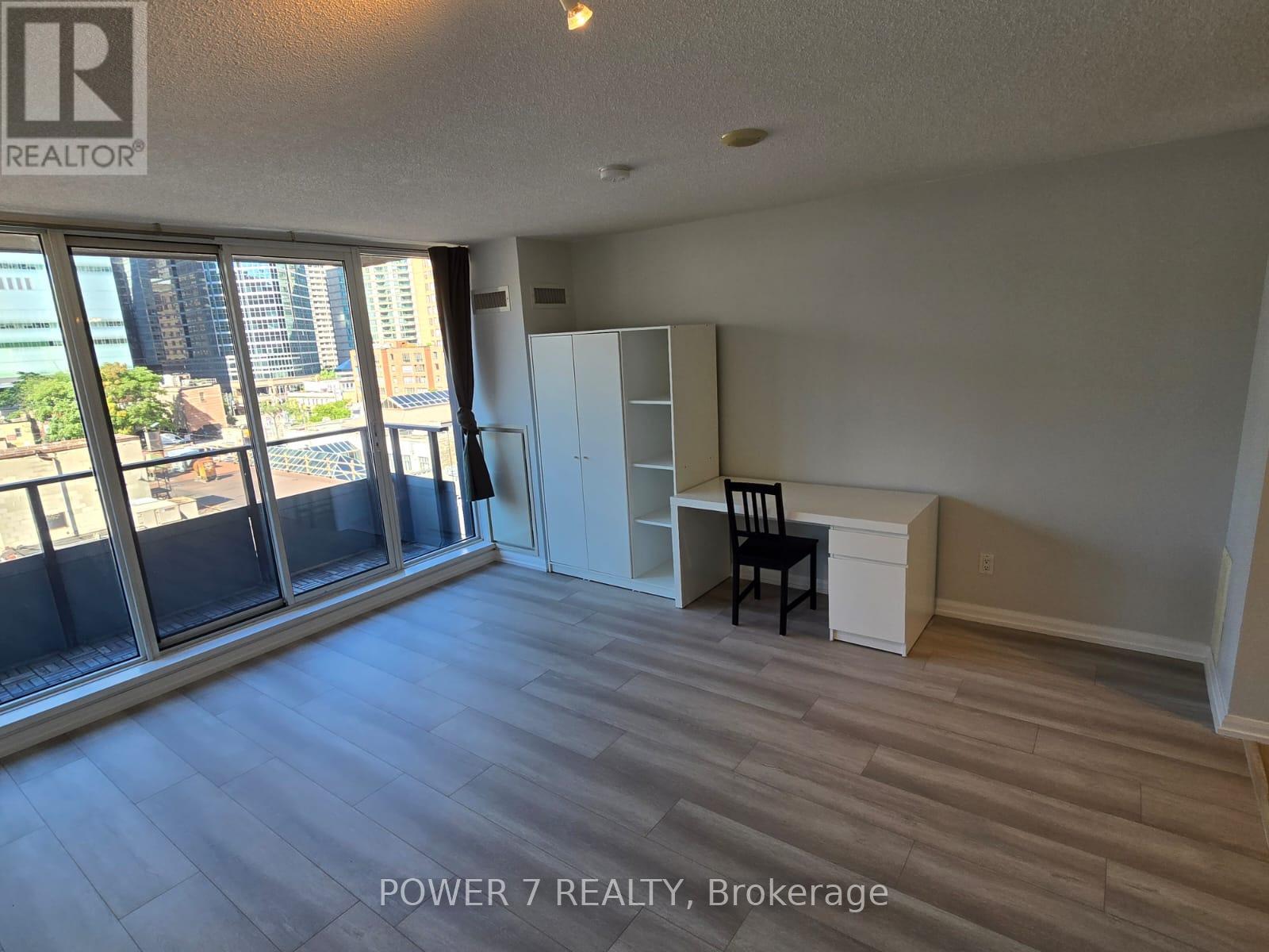 Photo 6 of 932 111 Elizabeth Street, Toronto ON