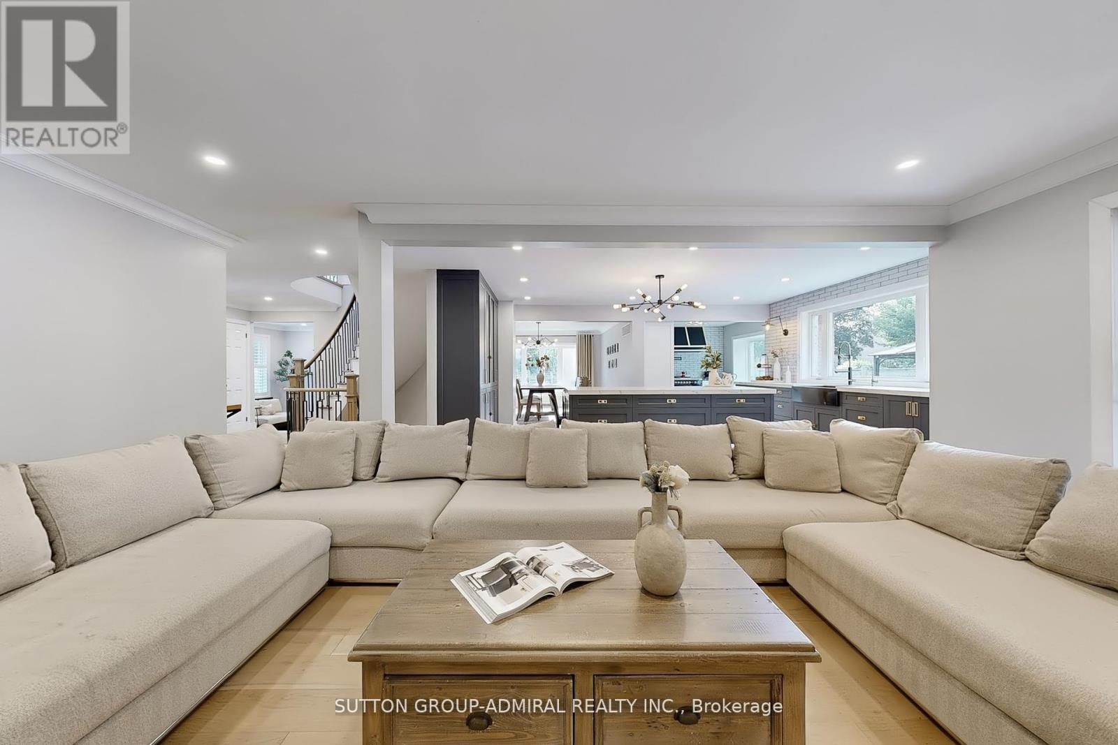Photo 15 of 18 Tannery Court, Richmond Hill ON