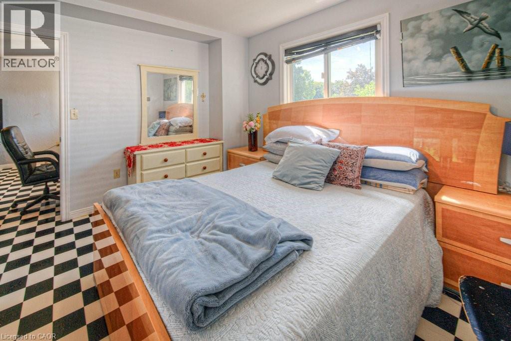 Photo 16 of 164 Green Valley Drive, Kitchener ON