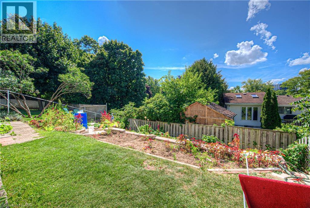 Photo 37 of 164 Green Valley Drive, Kitchener ON