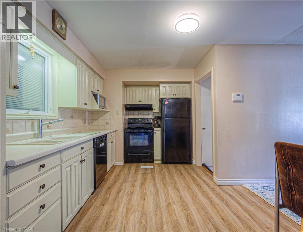 Photo 8 of 164 Green Valley Drive, Kitchener ON