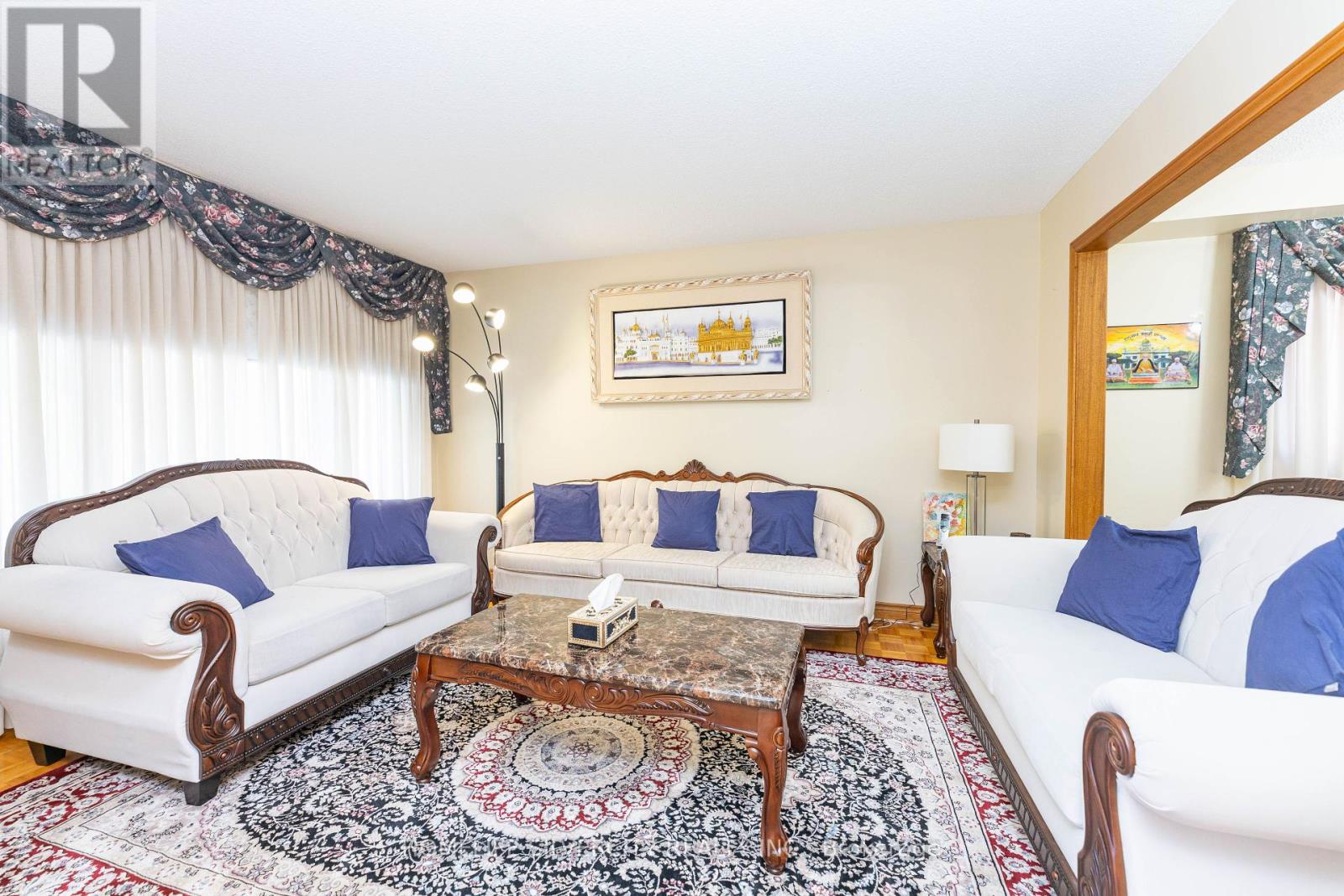 Photo 12 of 144 Jackman Crescent, Vaughan ON