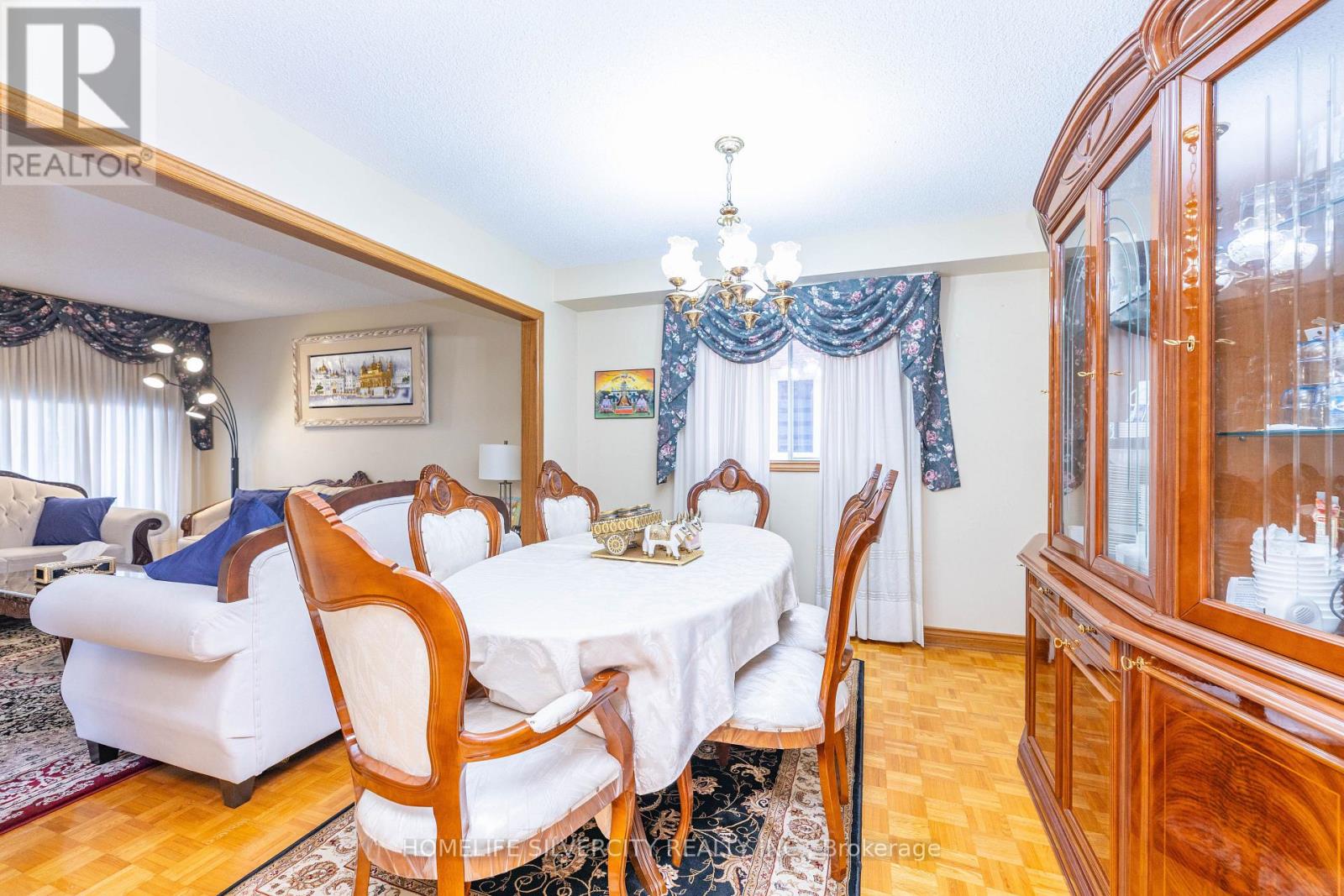 Photo 14 of 144 Jackman Crescent, Vaughan ON