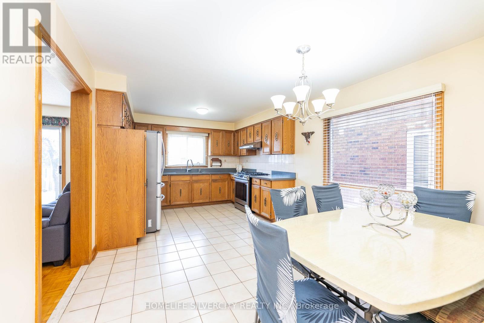 Photo 15 of 144 Jackman Crescent, Vaughan ON