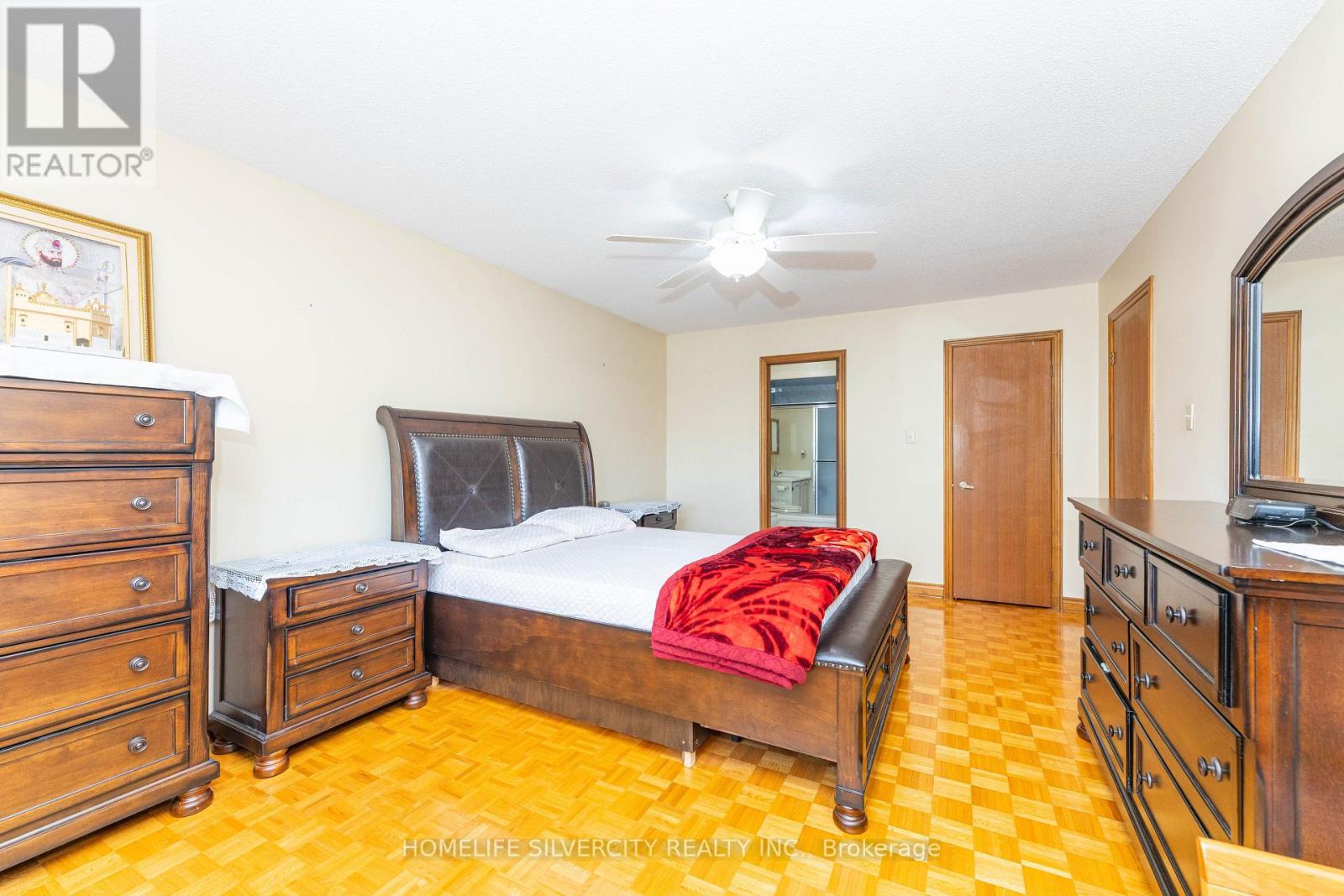 Photo 31 of 144 Jackman Crescent, Vaughan ON