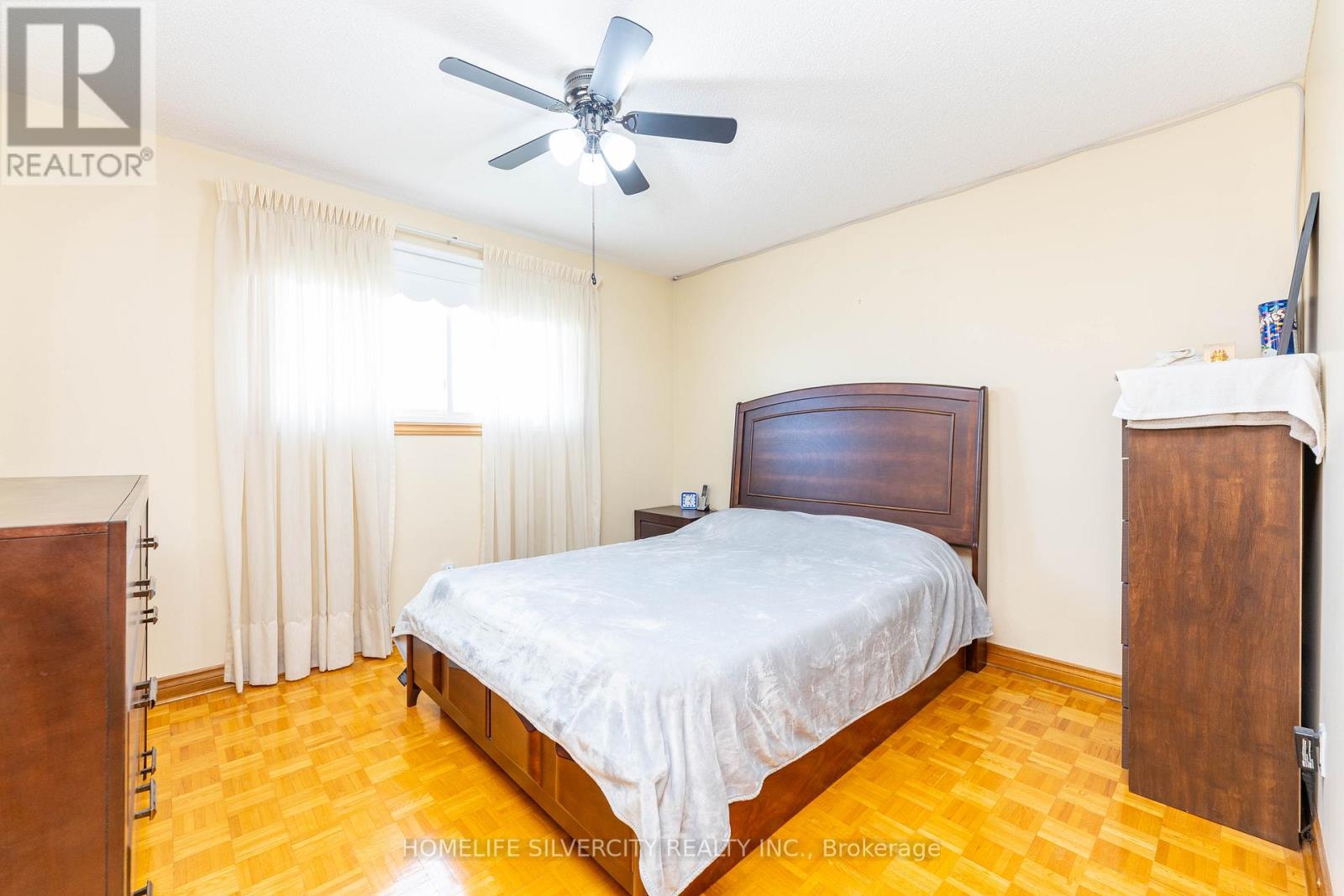 Photo 36 of 144 Jackman Crescent, Vaughan ON
