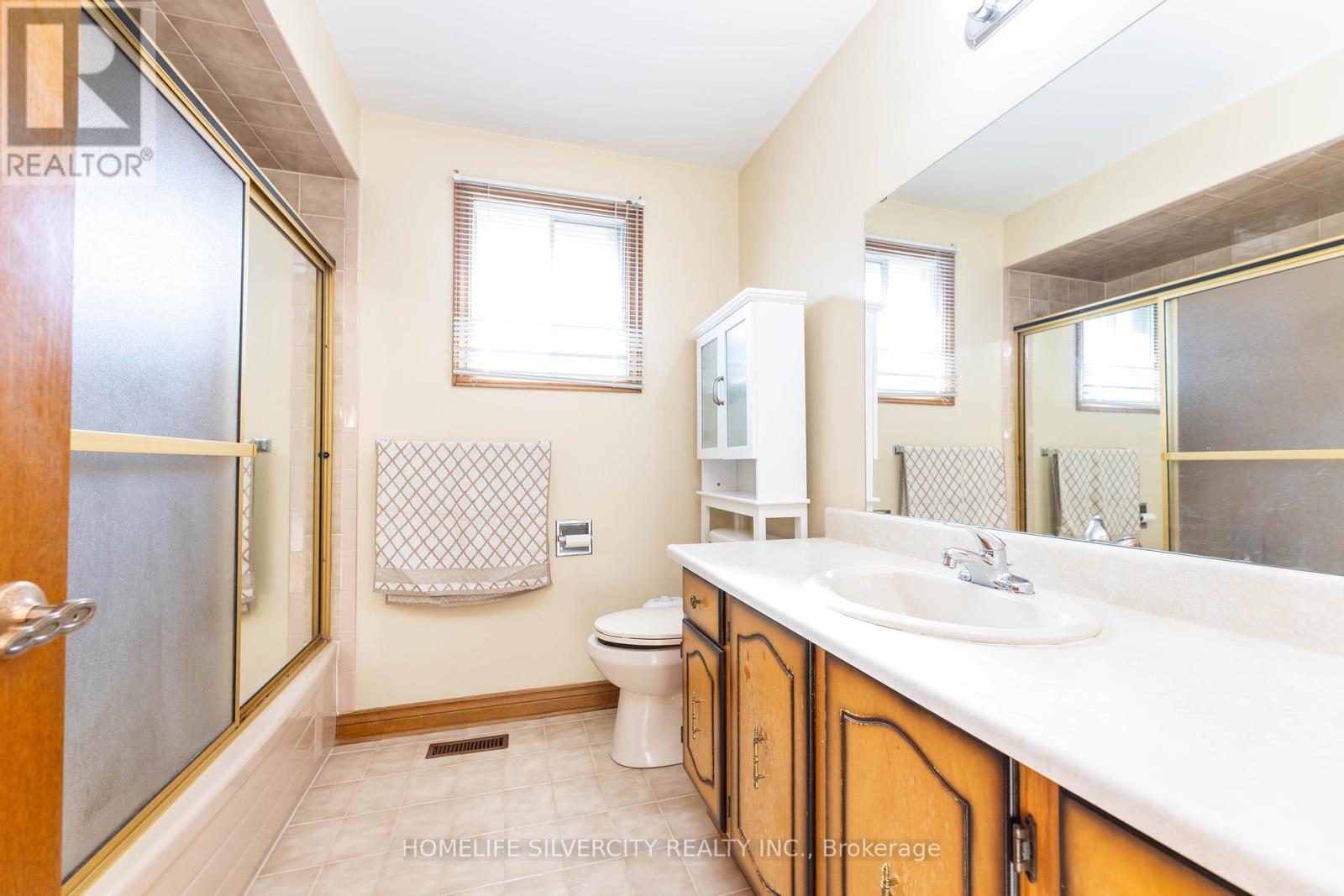 Photo 38 of 144 Jackman Crescent, Vaughan ON