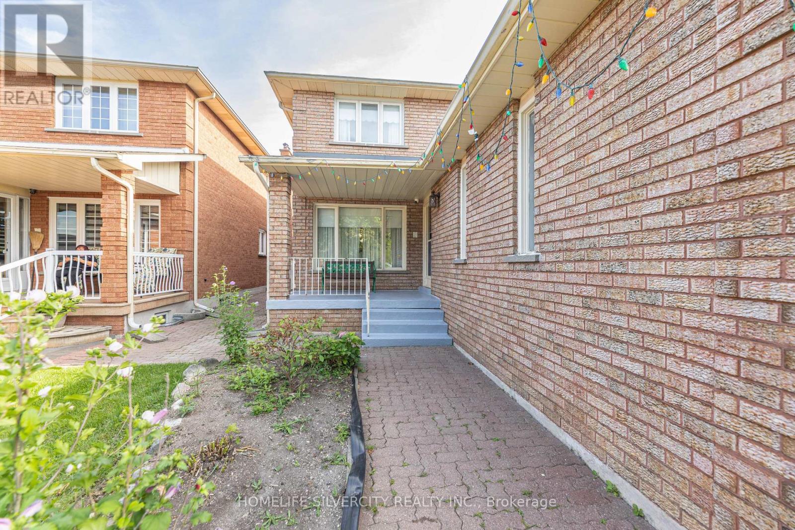 Photo 4 of 144 Jackman Crescent, Vaughan ON