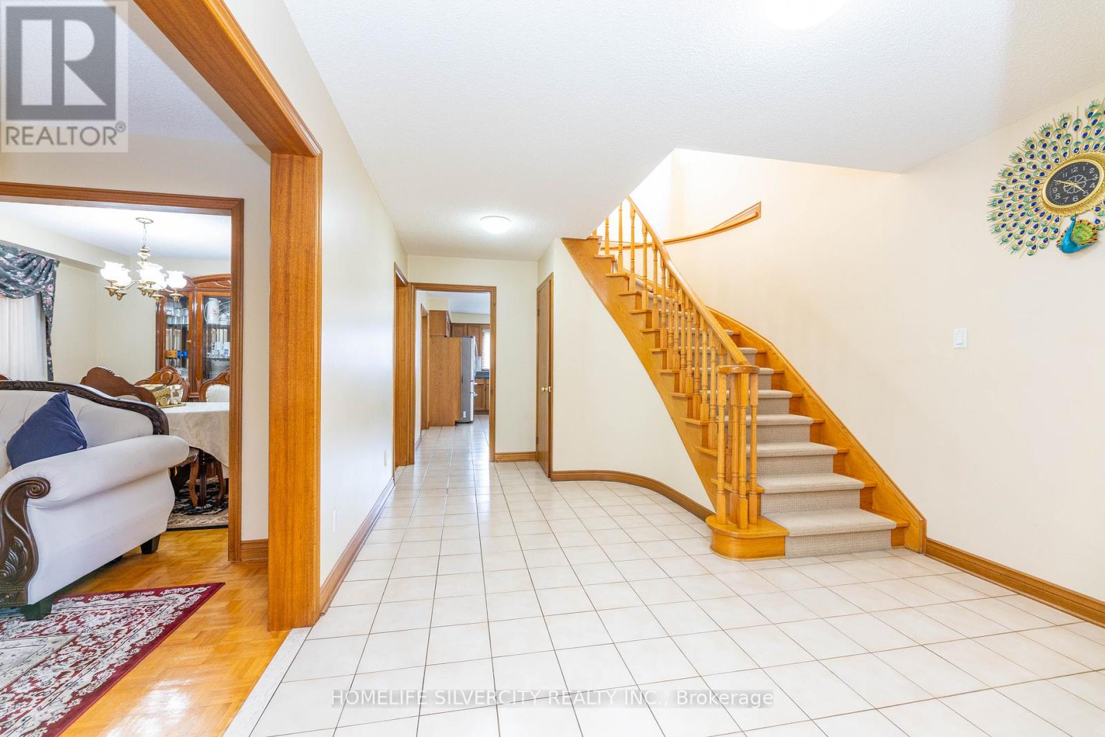 Photo 8 of 144 Jackman Crescent, Vaughan ON