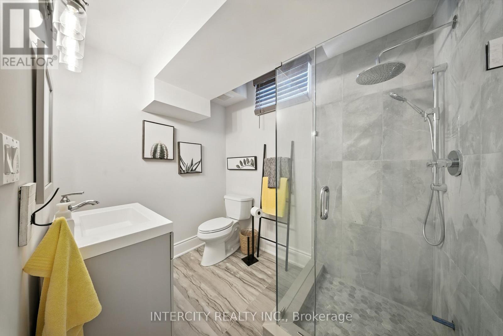Photo 34 of 74 Terme Avenue, Vaughan ON