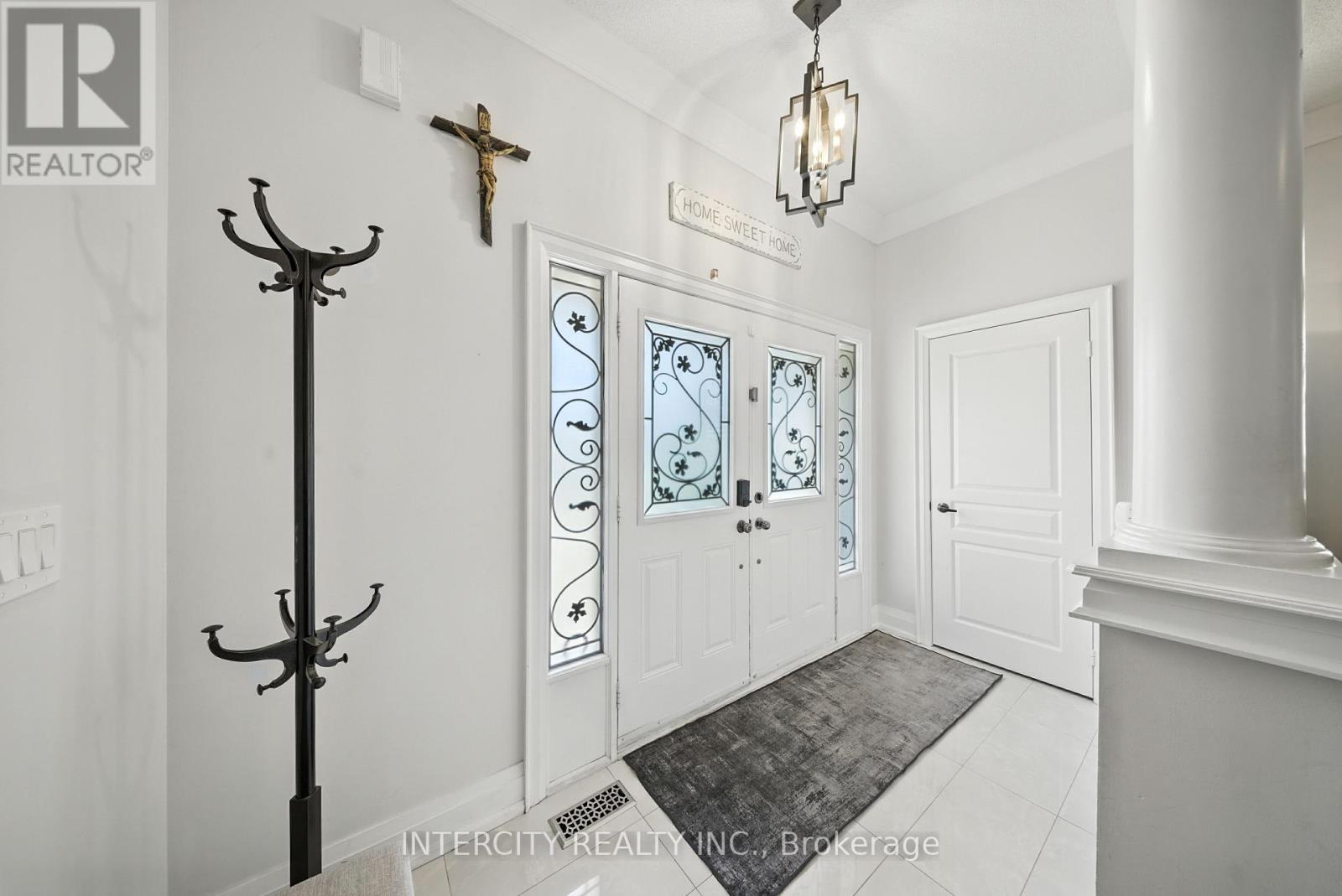 Photo 5 of 74 Terme Avenue, Vaughan ON