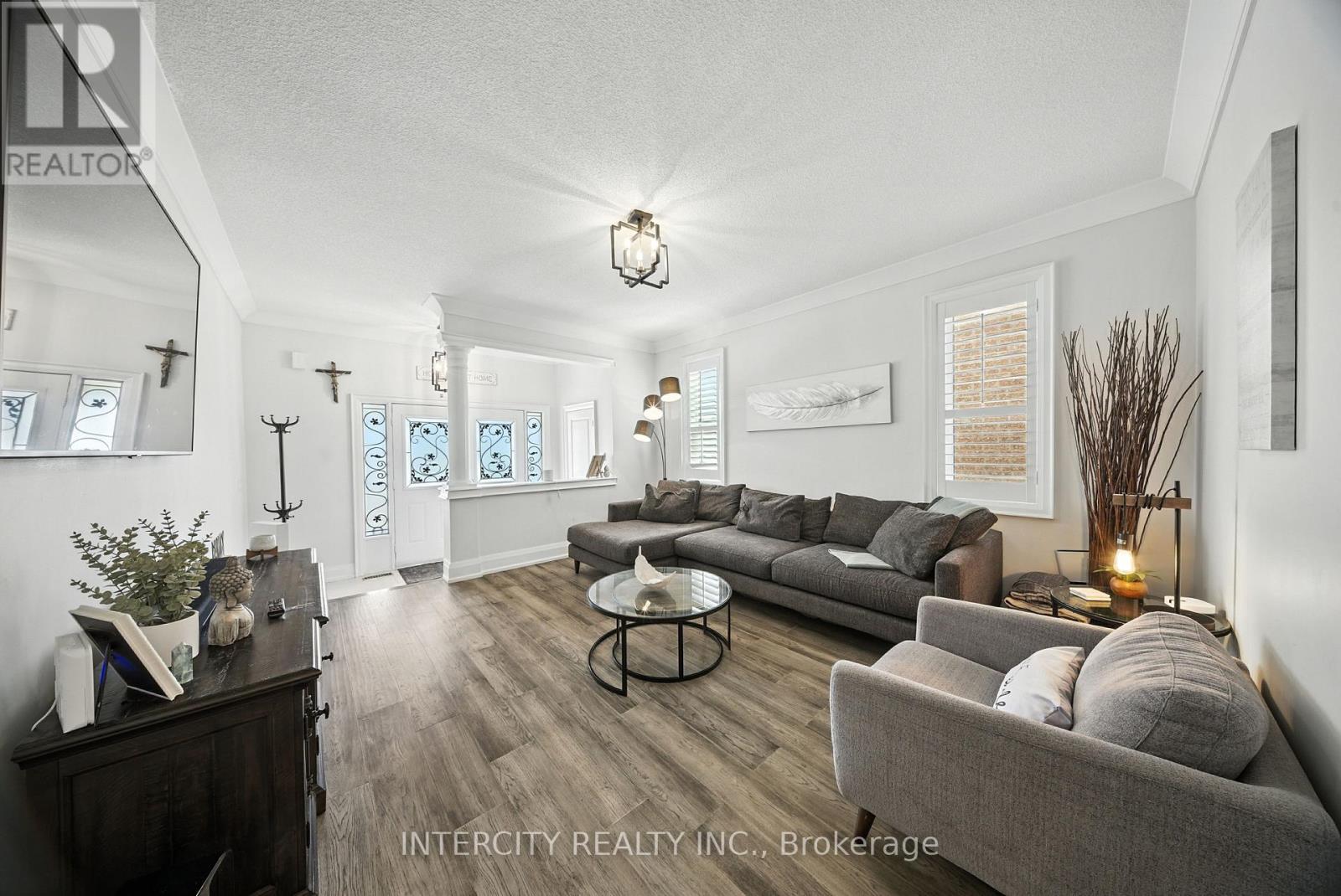 Photo 6 of 74 Terme Avenue, Vaughan ON