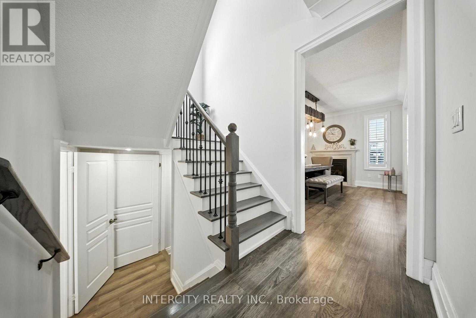 Photo 8 of 74 Terme Avenue, Vaughan ON