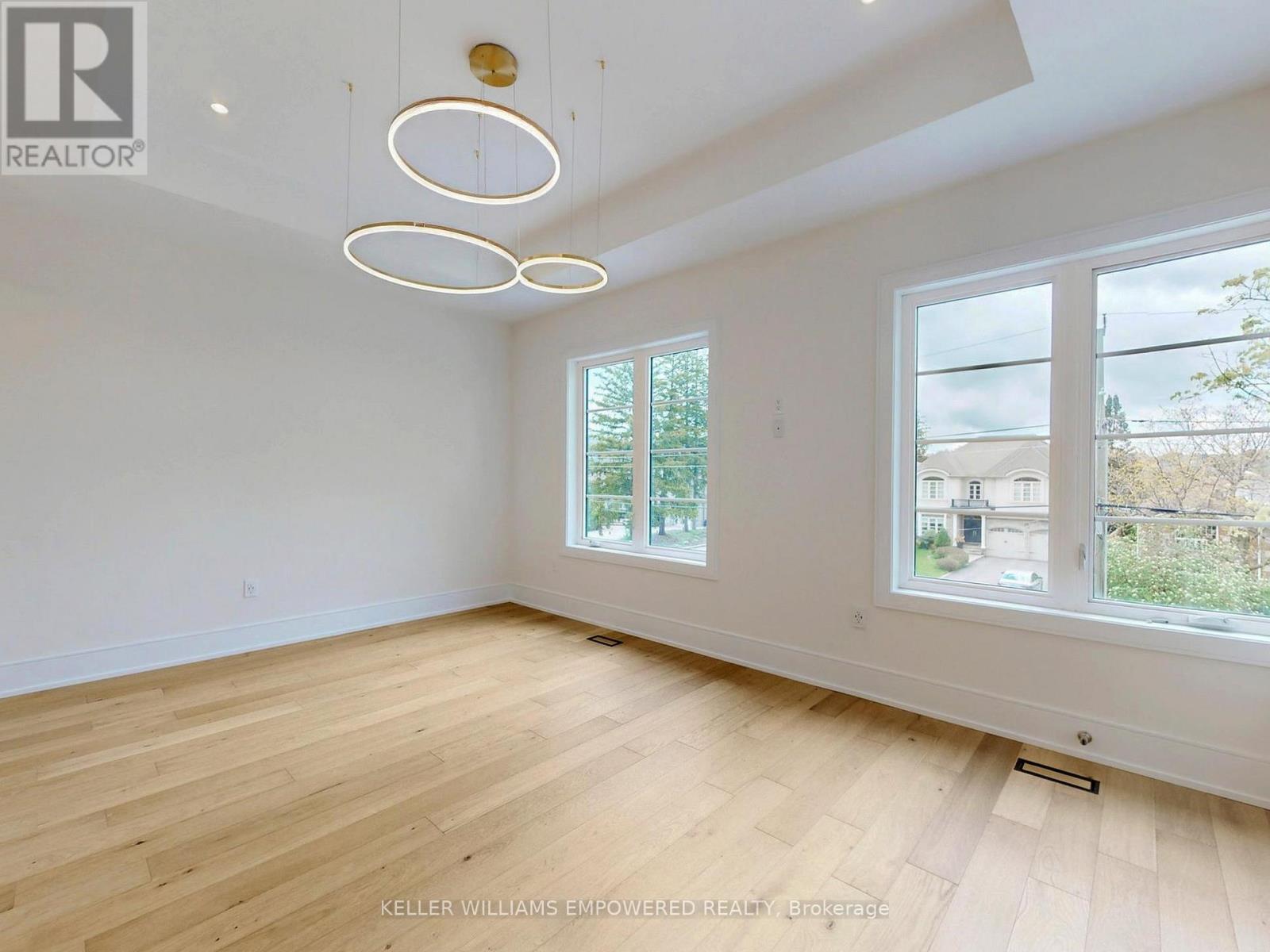 Photo 34 of 69 Snively Street, Richmond Hill ON