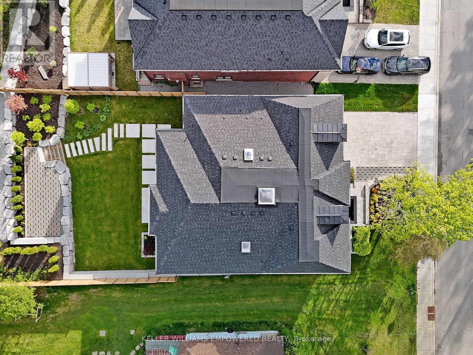 Photo 4 of 69 Snively Street, Richmond Hill ON
