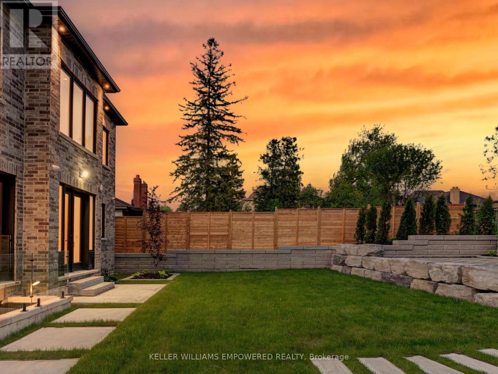 Photo 7 of 69 Snively Street, Richmond Hill ON