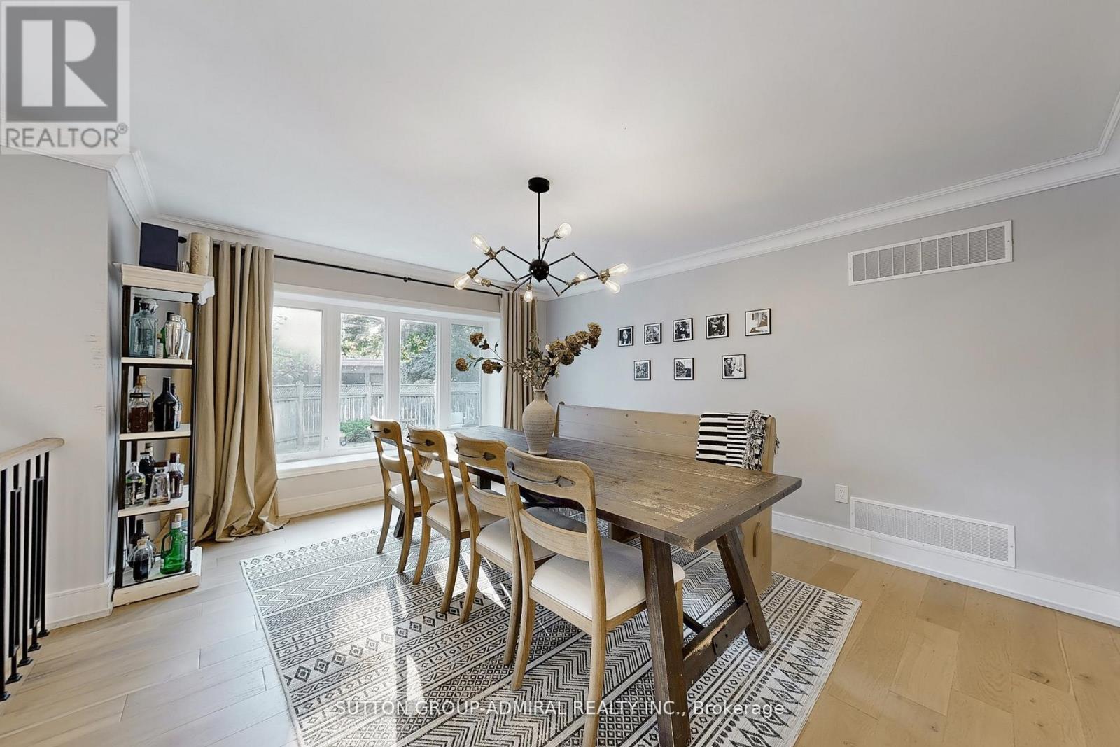 Photo 20 of 18 Tannery Court, Richmond Hill ON