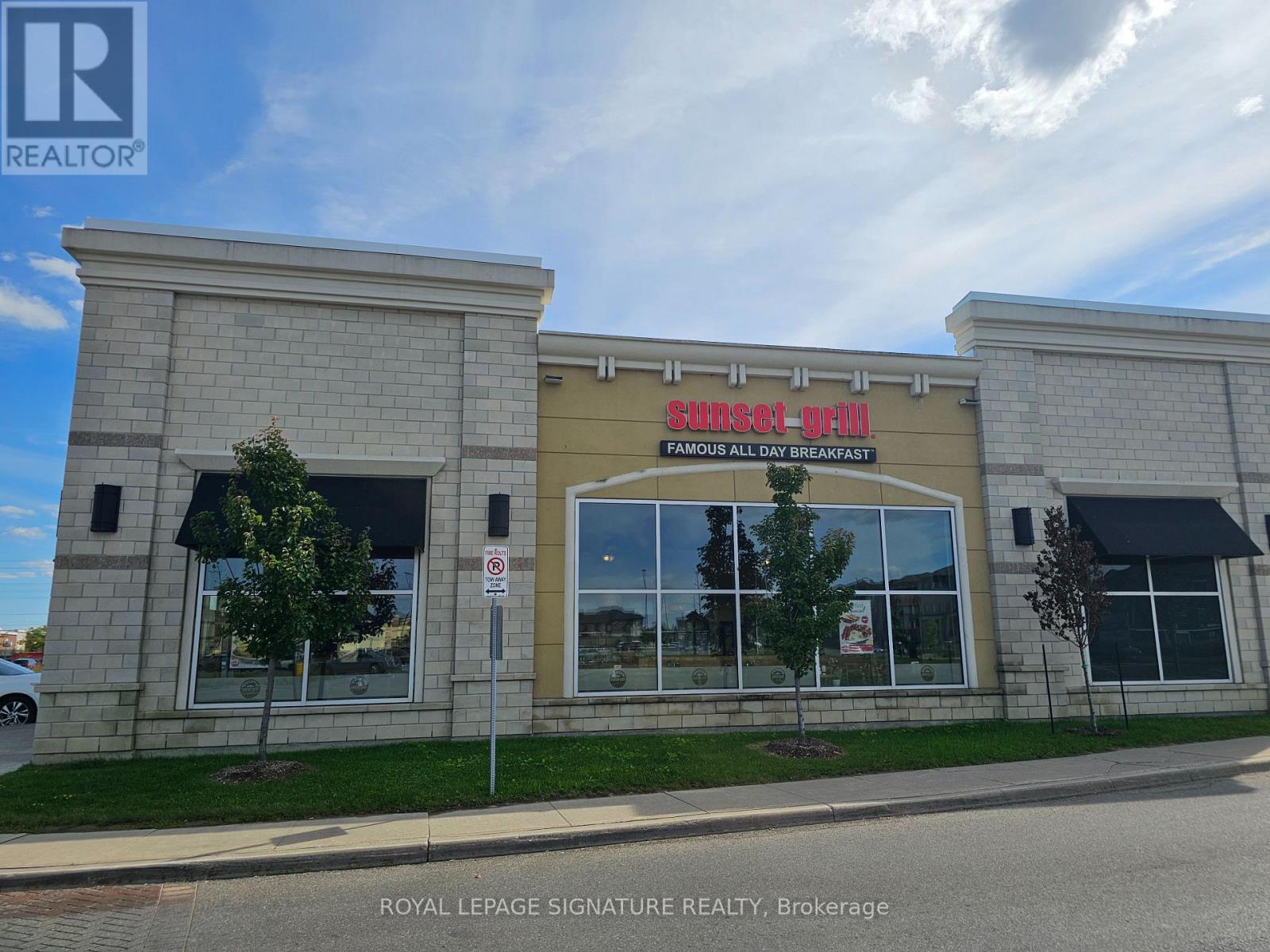Photo 5 of 3604 Major Mackenzie Drive W, Vaughan ON