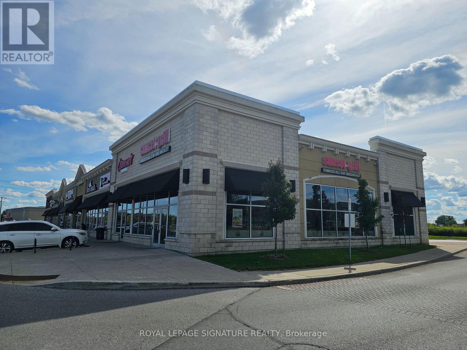 Photo 7 of 3604 Major Mackenzie Drive W, Vaughan ON