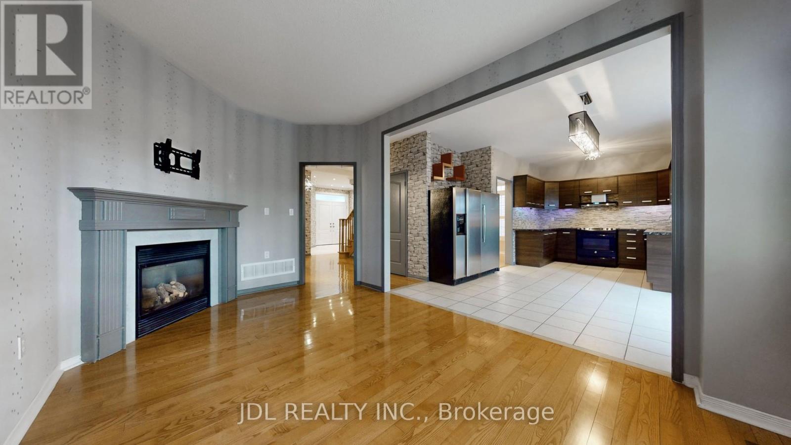 Photo 5 of Upper 62 Kaitlin Drive, Richmond Hill ON