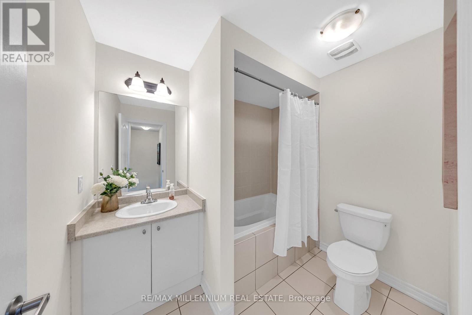 Photo 24 of 86 Saint Dennis Road, Brampton ON