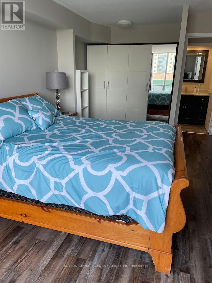 Photo 9 of 111 65 Ellen Street, Barrie ON