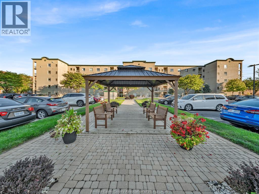 Photo 2 of 5000 Wyandotte Street East Unit 511, Windsor ON