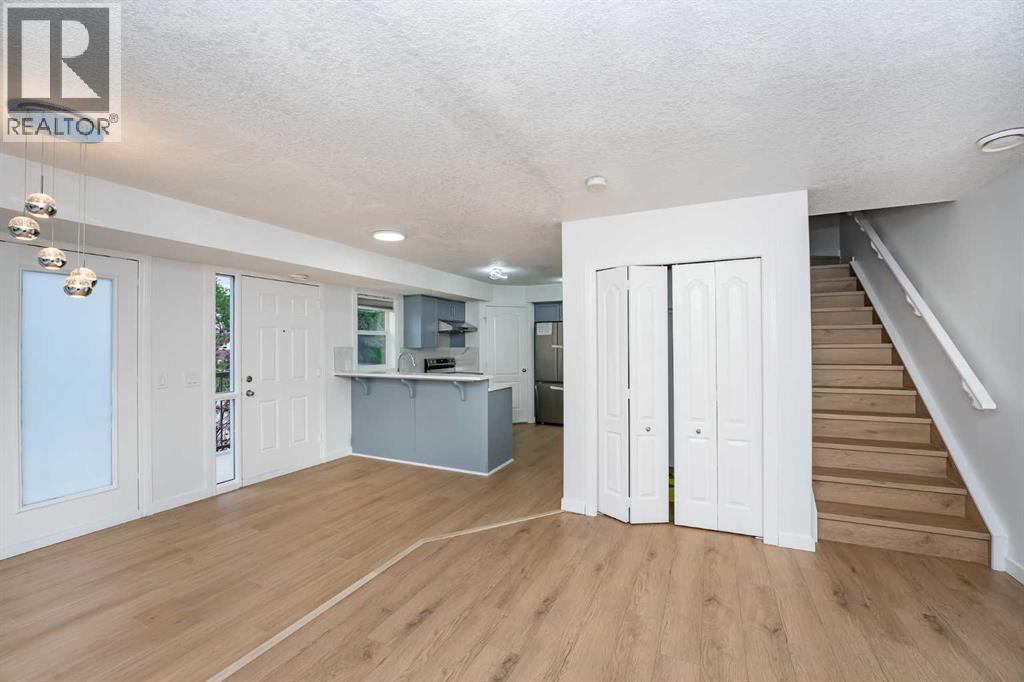 Photo 14 of 3 55 Collingwood Place Nw, Calgary AB