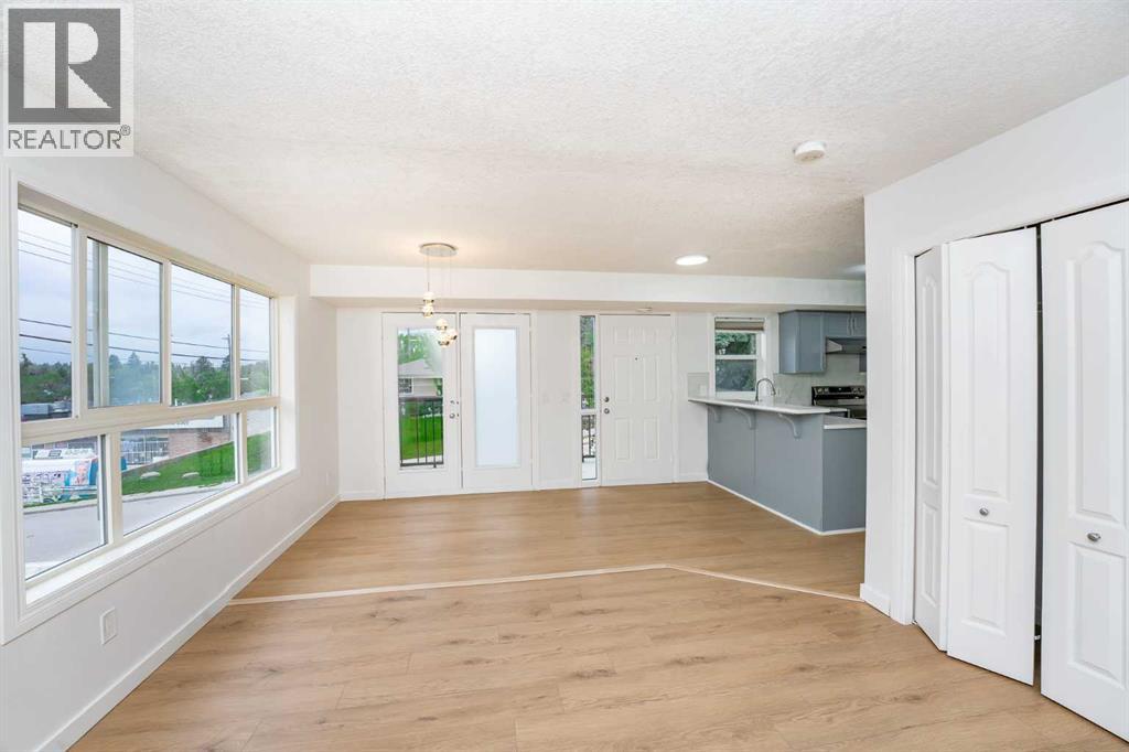 Photo 13 of 3 55 Collingwood Place Nw, Calgary AB