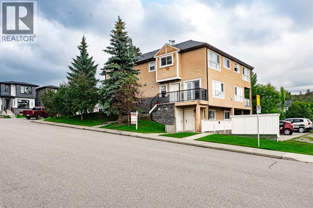 Photo 1 of 3 55 Collingwood Place Nw, Calgary AB