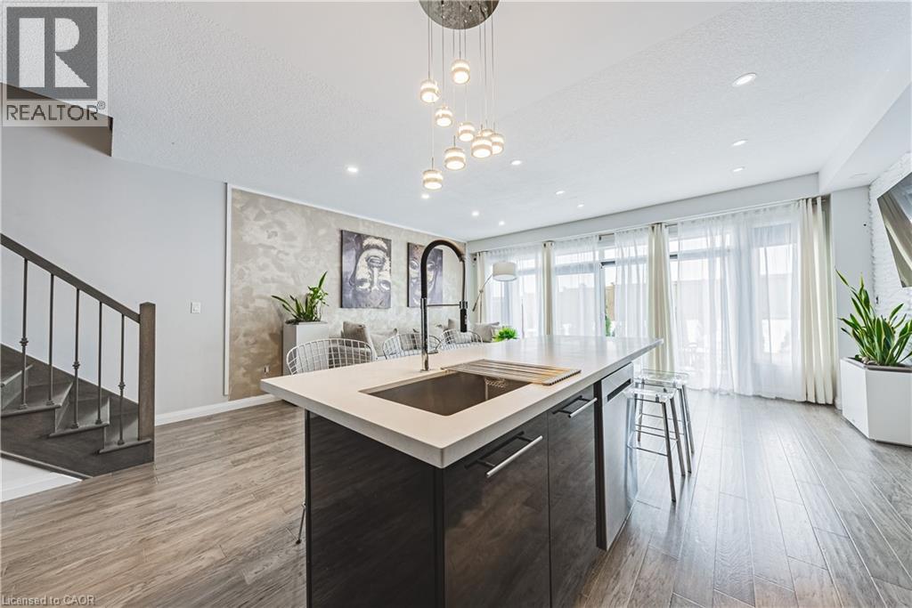 Photo 15 of 35 Midhurst Heights Unit 26, Stoney Creek ON