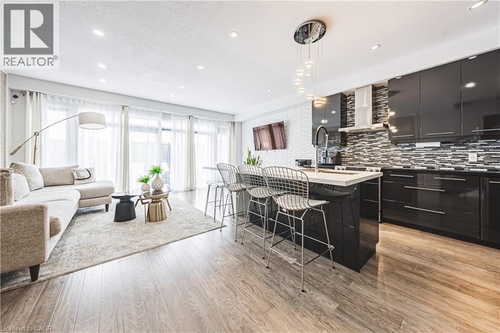 Photo 2 of 35 Midhurst Heights Unit 26, Stoney Creek ON