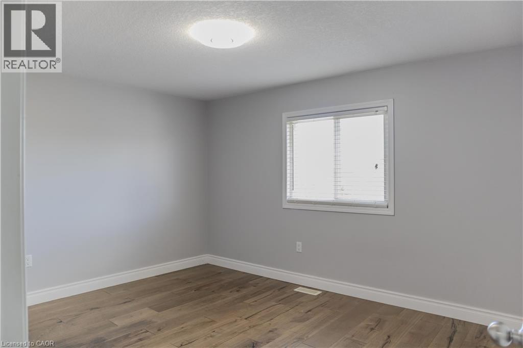 Photo 33 of 564 Woolgrass Avenue, Waterloo ON