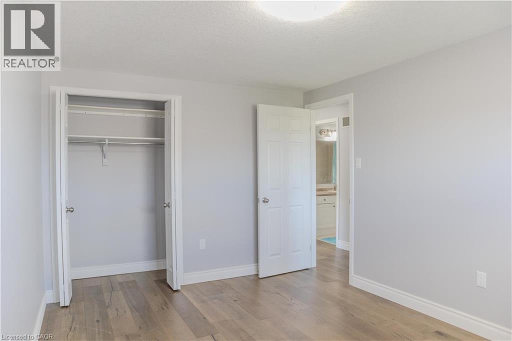 Photo 34 of 564 Woolgrass Avenue, Waterloo ON