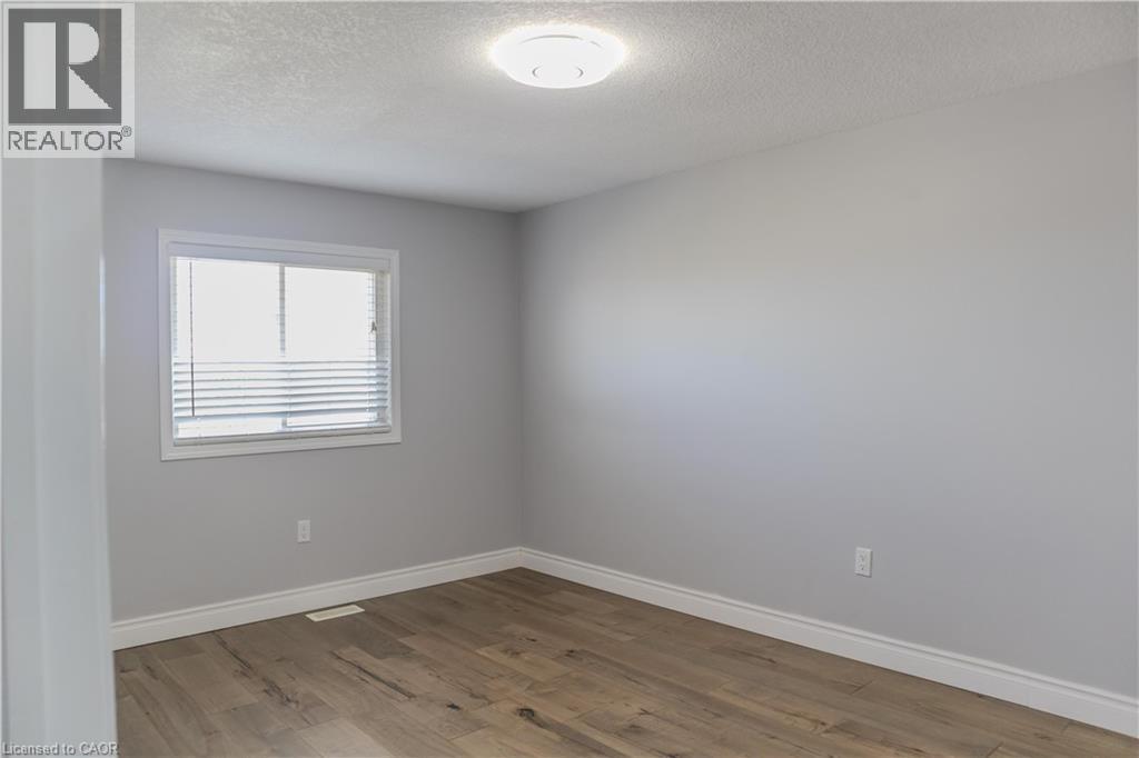 Photo 30 of 564 Woolgrass Avenue, Waterloo ON