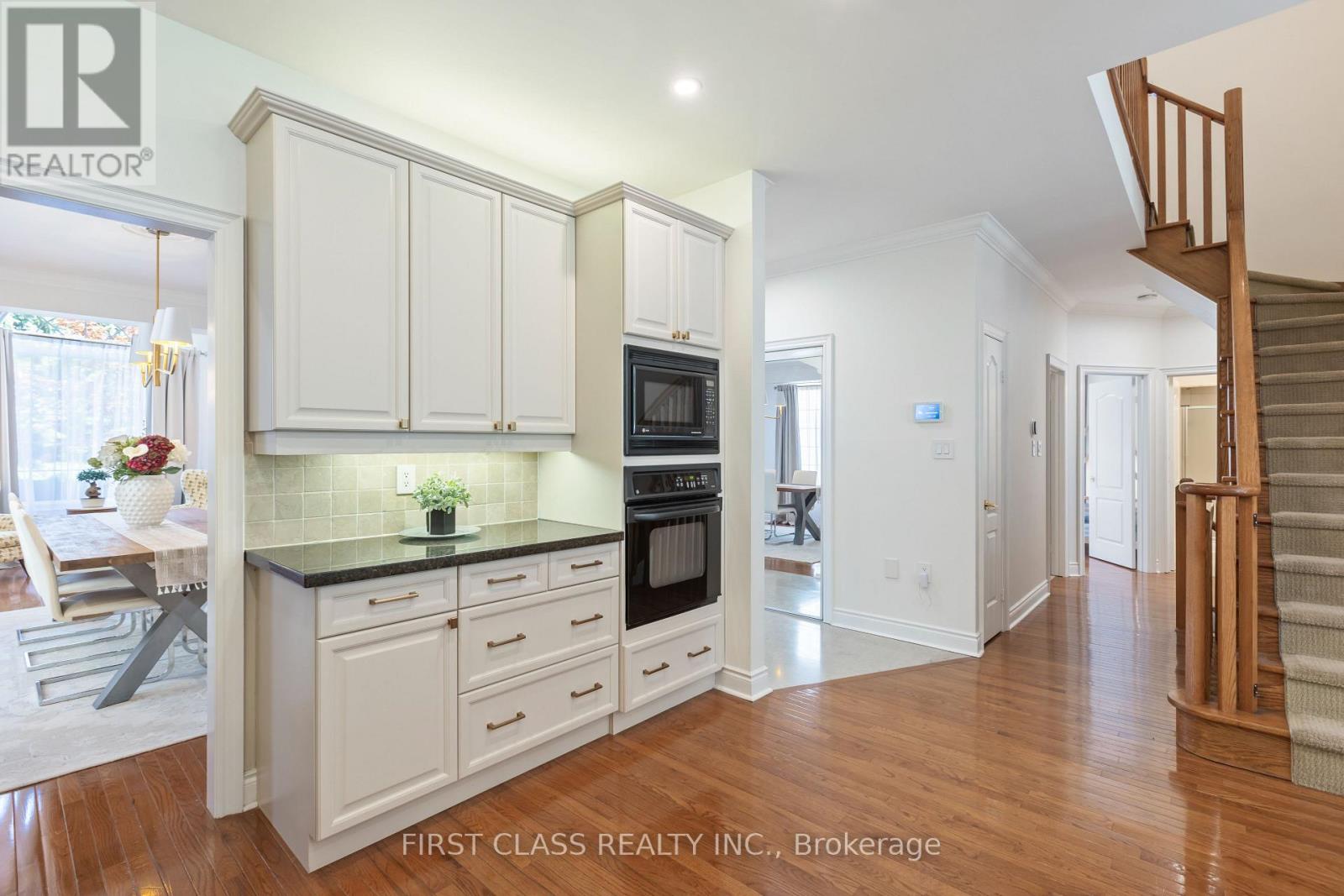 Photo 10 of 2292 Eighth Line Line E, Oakville ON