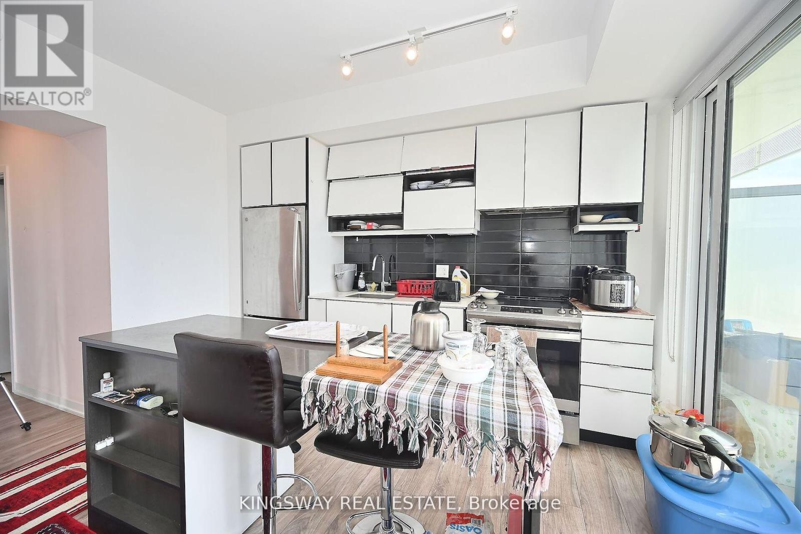 Photo 22 of 1410 4065 Confederation Parkway, Mississauga ON