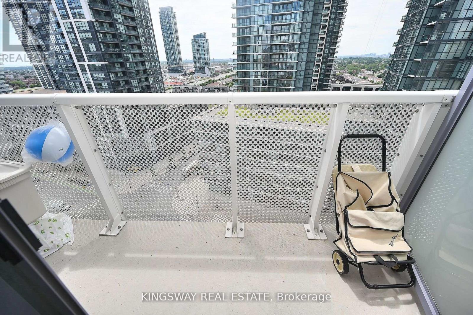 Photo 32 of 1410 4065 Confederation Parkway, Mississauga ON
